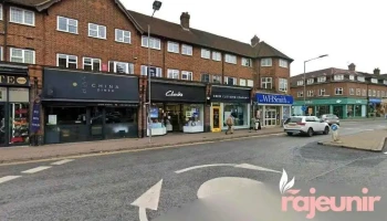 Clarins Pyramid Pharmacy Beaconsfield - Beaconsfield Hp9 1Qd
