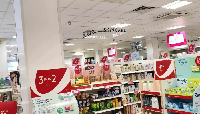 Boots -  Phone - Dundee