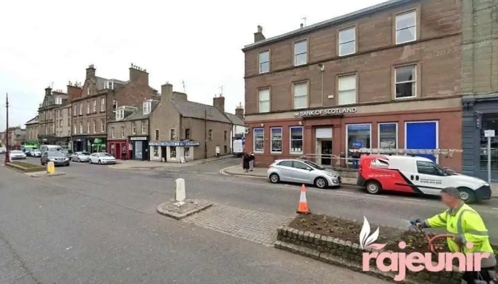 Davidsons Chemists - Montrose - Montrose