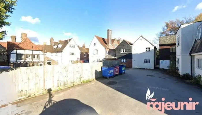 Judges Close Pharmacy - East Grinstead Rh19 3Ae
