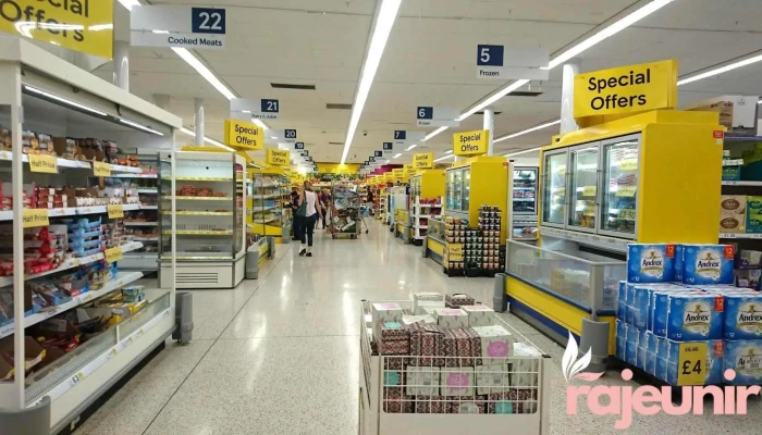 Tesco Extra -  Inside - Inverness
