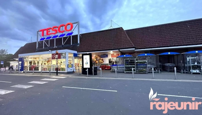 Tesco Extra -  Parking - Perth