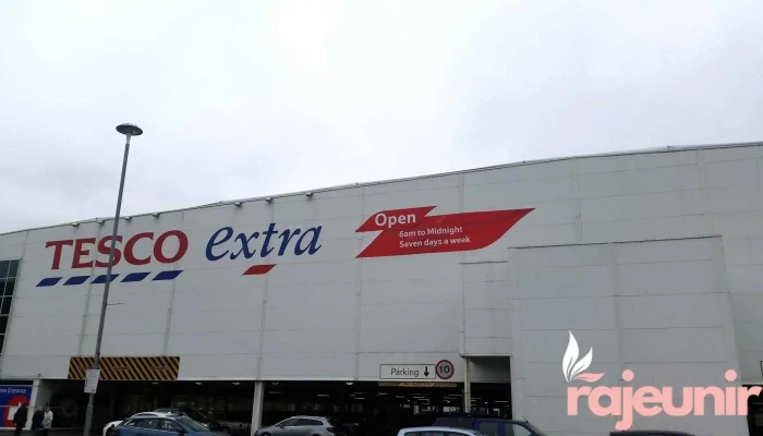 Tesco Extra -  Parking - Galashiels
