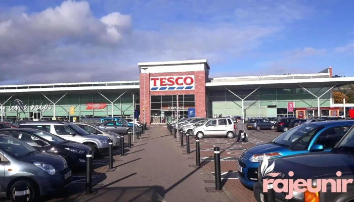 Tesco Superstore -  Parking - Dingwall